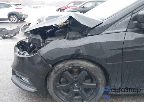 2017 Ford Focus St z USA, uszkodzony, nr VIN 1FADP3L94HL203918